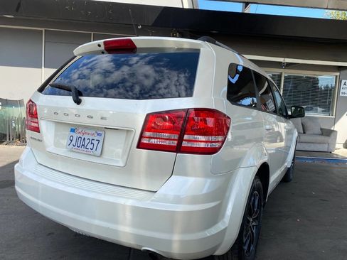 Used 2017 Dodge Journey SE w/ Flexible Seating Group image 12