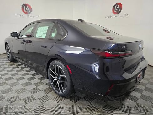 New 2026 BMW i7 xDrive60 AWD/4WD image 7