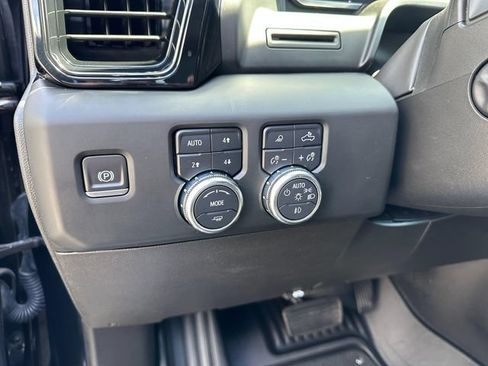 Used 2023 GMC Sierra 1500 AT4 w/ AT4 Premium Package AWD/4WD image 11