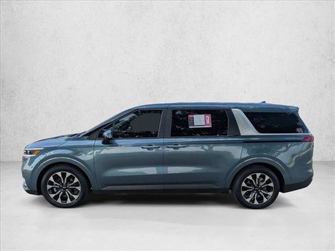 Used 2024 Kia Carnival EX FWD image 9