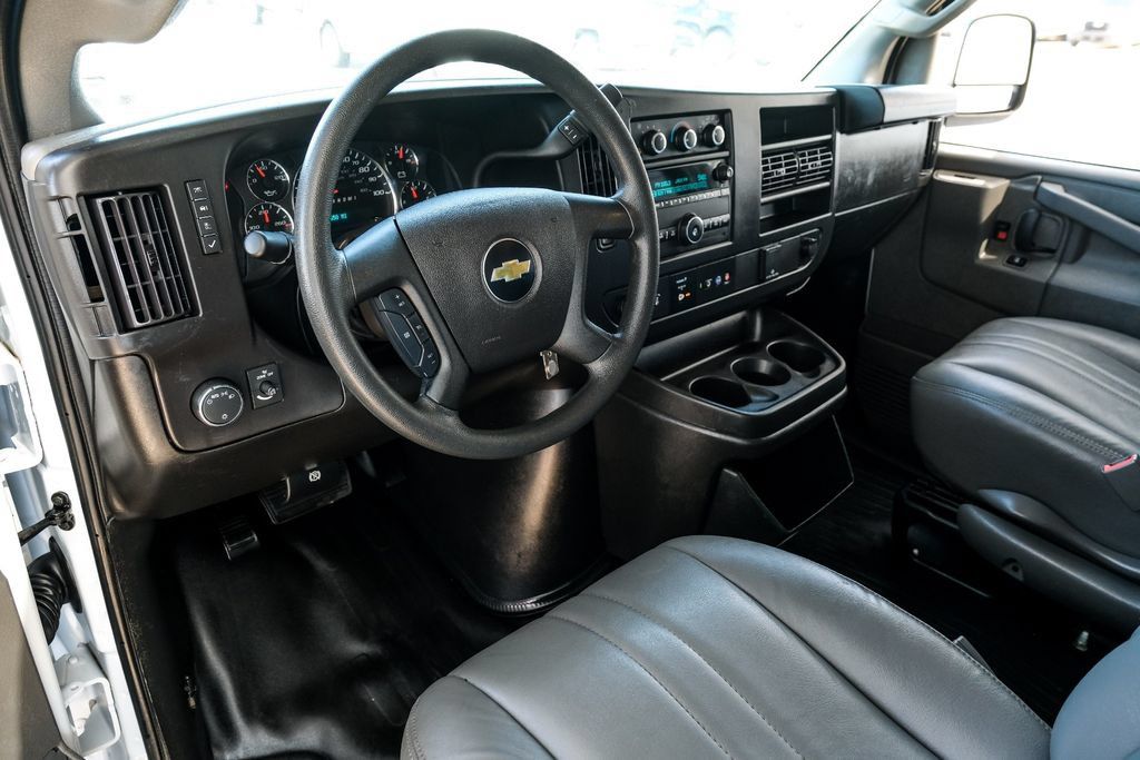 Used 2024 Chevrolet Express 2500 w/ Driver Convenience Package RWD image 2