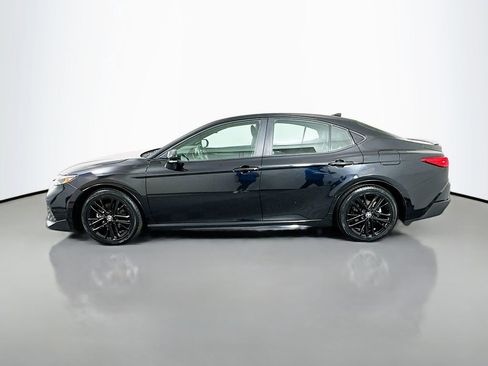 Used 2025 Toyota Camry SE FWD image 8