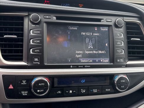 Used 2019 Toyota Highlander Limited Platinum image 11