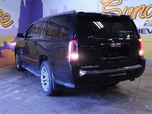 Used 2017 GMC Yukon XL SLT image 6