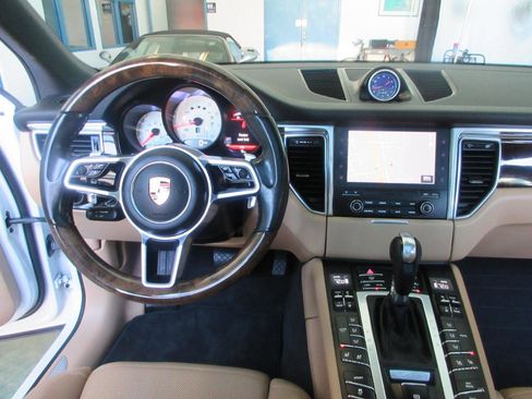 Used 2017 Porsche Macan S AWD/4WD image 46