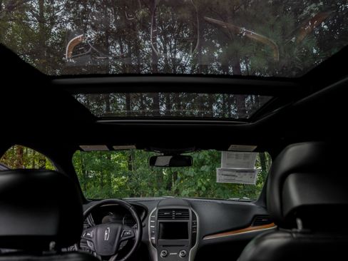 Used 2019 Lincoln MKC Select w/ Select Plus Package image 11