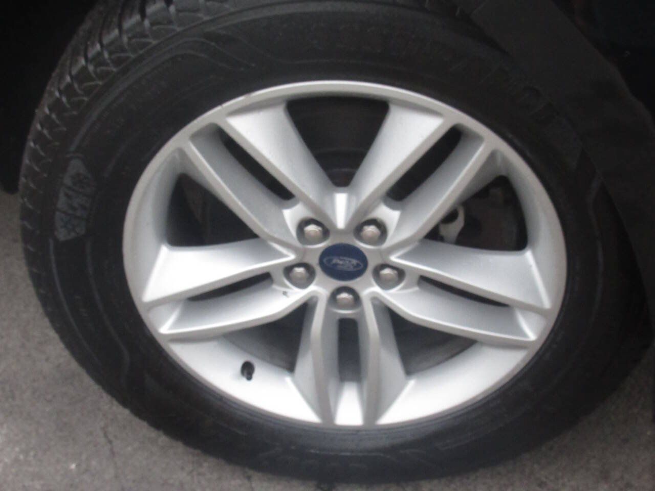 Used 2018 Ford Edge SEL w/ Equipment Group 201A AWD/4WD image 4