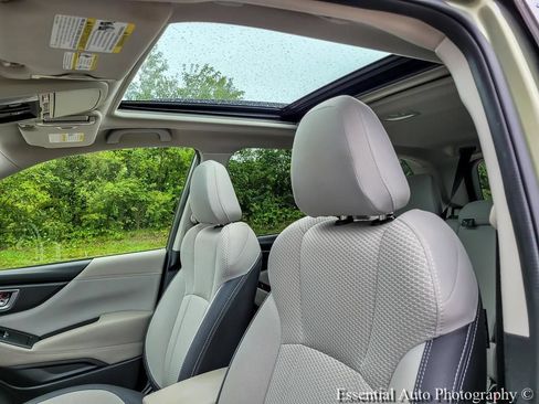 Used 2019 Subaru Forester Premium AWD/4WD image 10