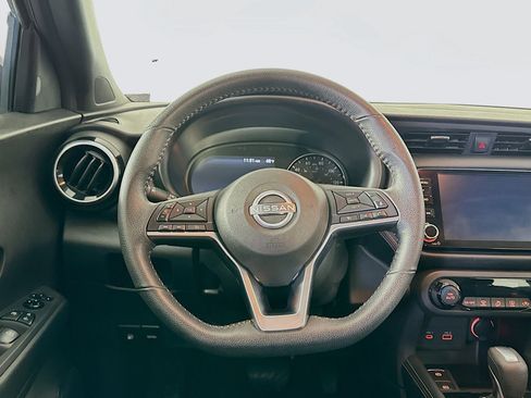 Used 2023 Nissan Kicks SR image 17