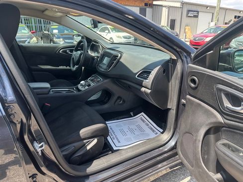 Used 2016 Chrysler 200 Limited image 12