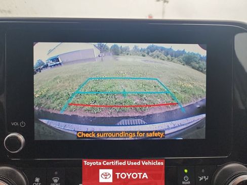 Certified 2024 Toyota Highlander LE AWD/4WD image 19