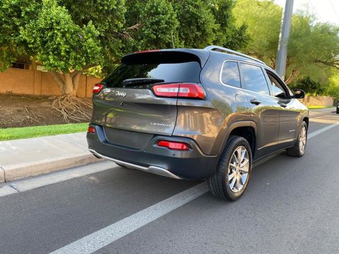 Used 2018 Jeep Cherokee Limited FWD image 6