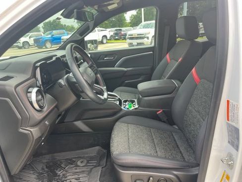Used 2024 Chevrolet Colorado Z71 w/ Z71 Convenience Package 2 AWD/4WD image 14