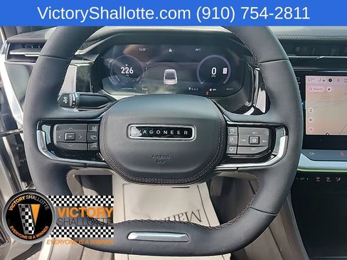 Used 2024 Jeep Wagoneer Launch Edition AWD/4WD image 12