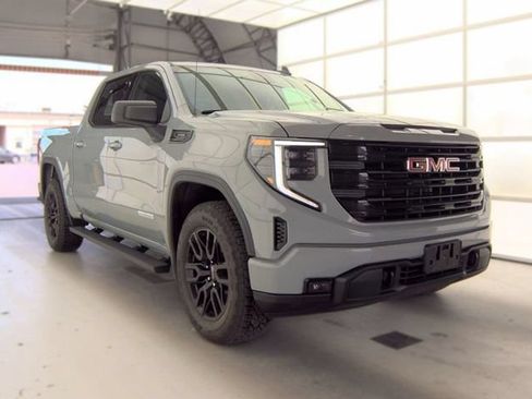 Used 2024 GMC Sierra 1500 Elevation AWD/4WD image 4