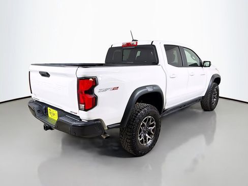 Used 2025 Chevrolet Colorado ZR2 w/ Technology Package AWD/4WD image 6