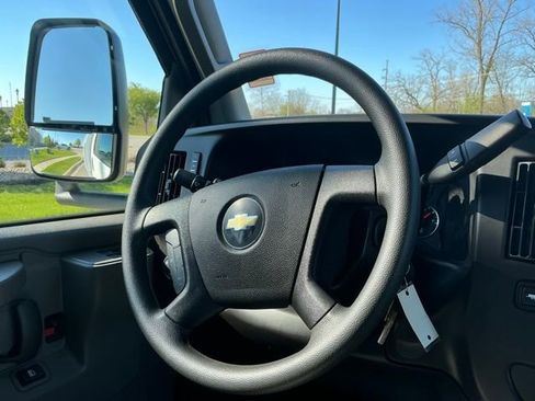 Used 2025 Chevrolet Express 3500 w/ Power Convenience Package image 21