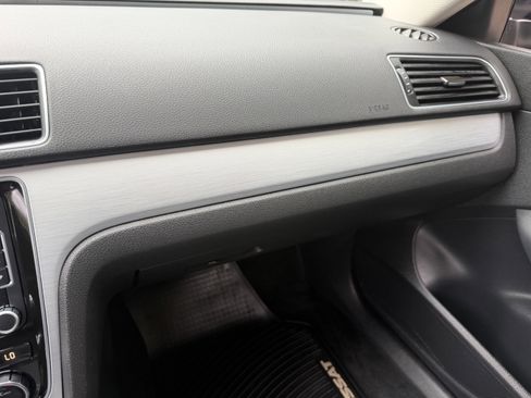 Used 2012 Volkswagen Passat 2.5 SE FWD image 25
