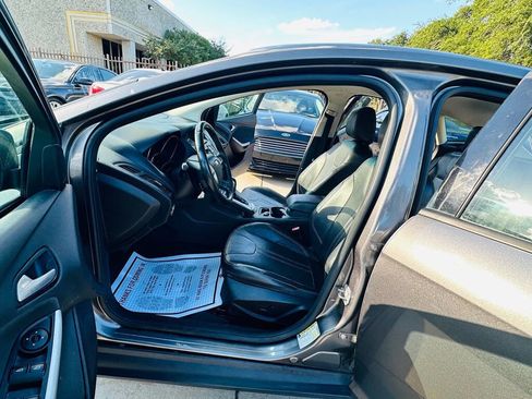 Used 2013 Ford Focus SE FWD image 10