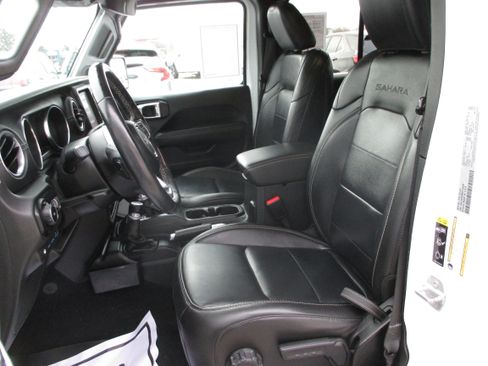 Used 2021 Jeep Wrangler Unlimited Sahara w/ Cold Weather Group image 14