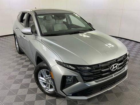 Used 2025 Hyundai Tucson SE FWD image 42