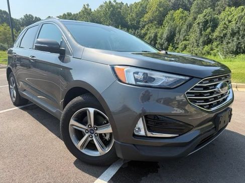 Used 2020 Ford Edge SEL w/ Convenience Package FWD image 2