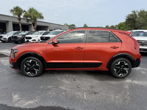 Used 2023 Kia Niro Wind FWD image 10