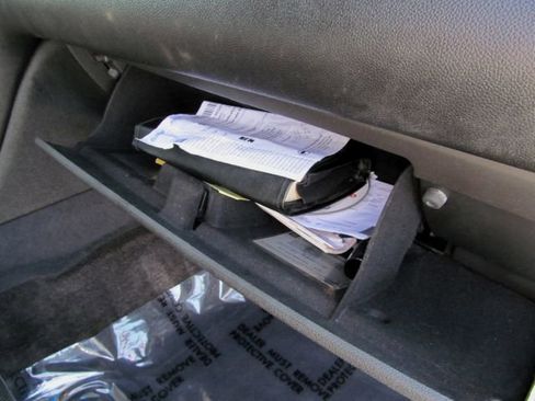 Used 2011 Cadillac Escalade EXT image 24