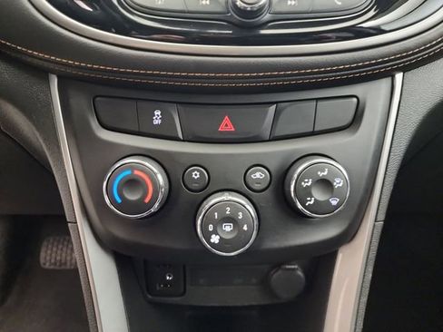 Used 2018 Chevrolet Trax LT w/ LT Convenience Package image 19