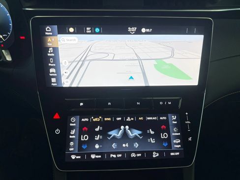 Used 2023 Maserati Grecale Modena AWD/4WD image 21