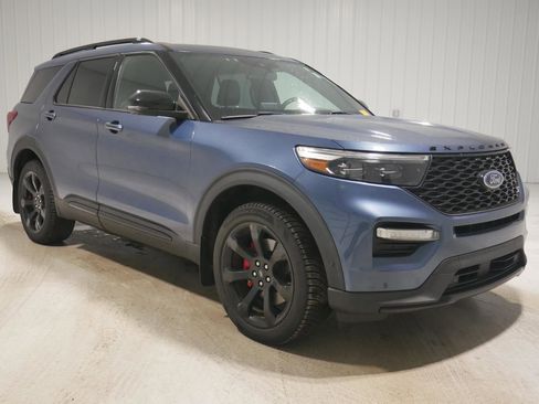 Used 2020 Ford Explorer ST w/ ST Street Pack image 3
