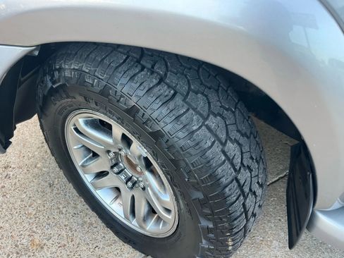 Used 2006 Toyota Sequoia SR5 image 20