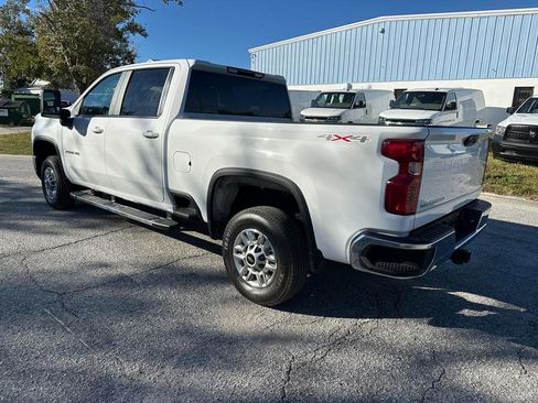Used 2025 Chevrolet Silverado 2500 LT w/ Convenience Package AWD/4WD image 3