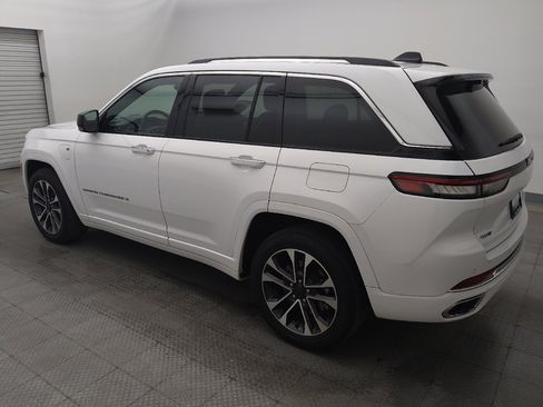 Used 2022 Jeep Grand Cherokee Overland w/ Luxury Tech Group IV AWD/4WD image 3