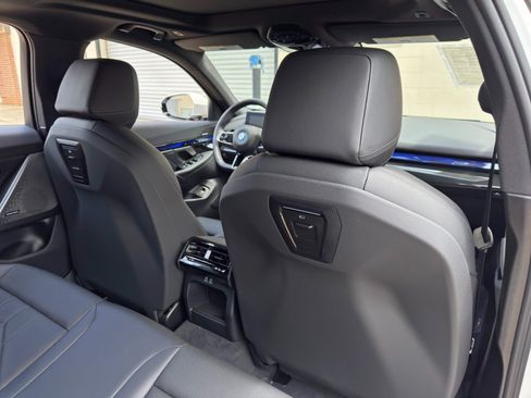 Used 2025 BMW i5 eDrive40i w/ M Sport Package RWD image 40