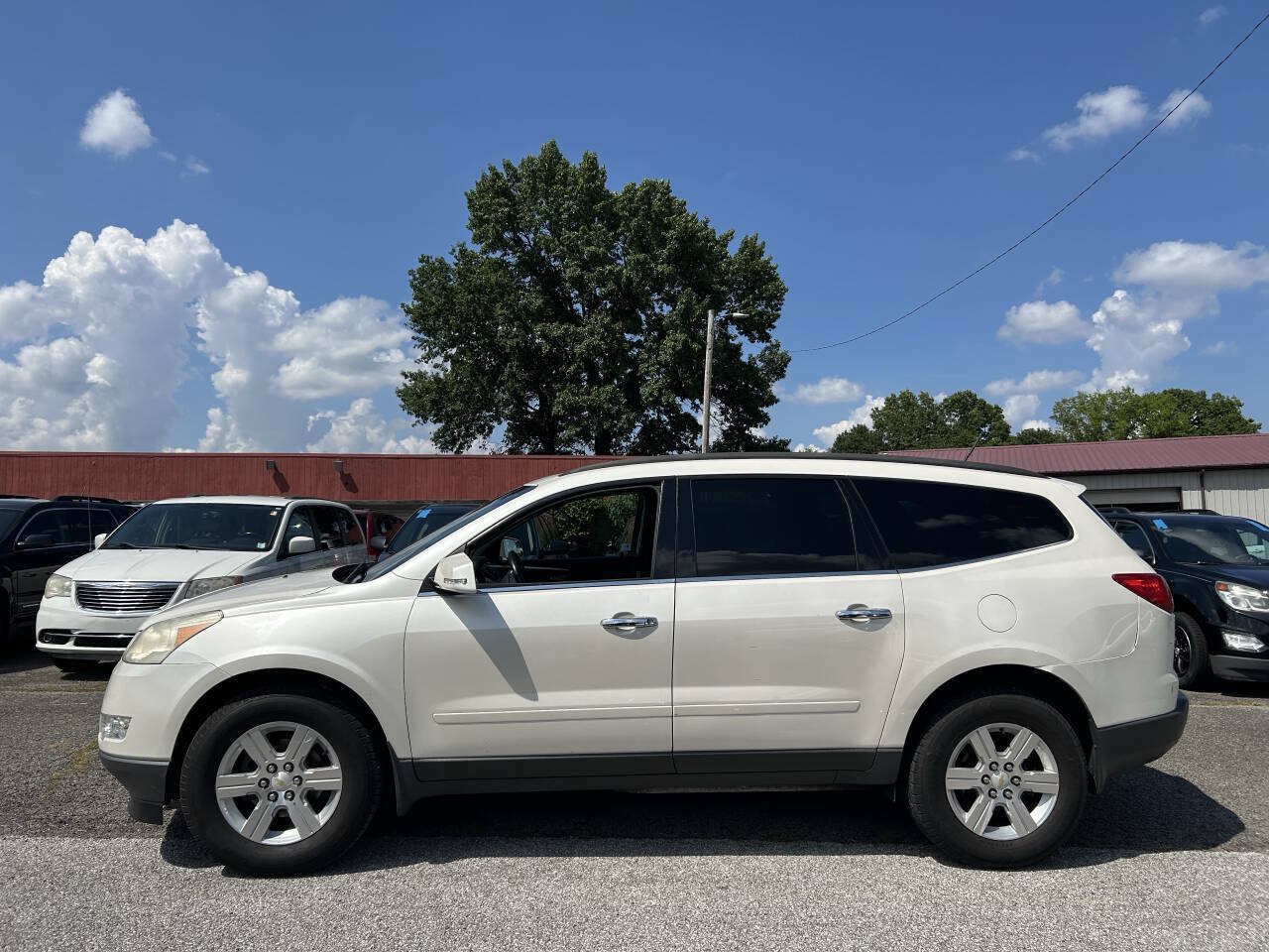 Used 2011 Chevrolet Traverse LT w/ Personal Connectivity Package FWD image 17