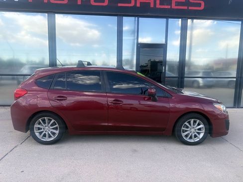 Used 2013 Subaru Impreza 2.0i Premium w/ All-Weather Pkg AWD/4WD image 7