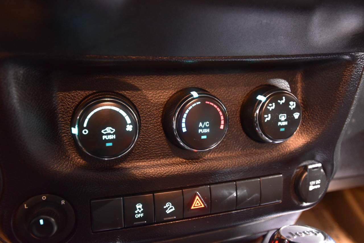 Used 2015 Jeep Wrangler Unlimited Sport AWD/4WD image 23