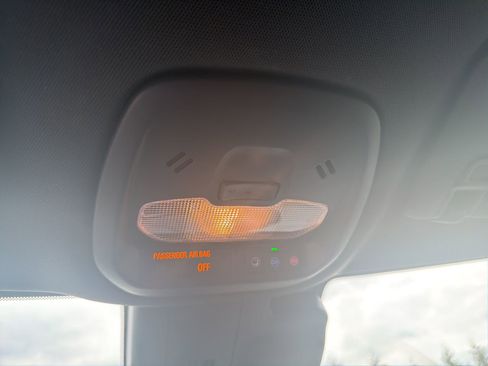 Used 2024 Chevrolet Trax RS w/ Driver Confidence Package image 22