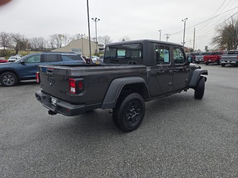 Used 2023 Jeep Gladiator Sport image 18