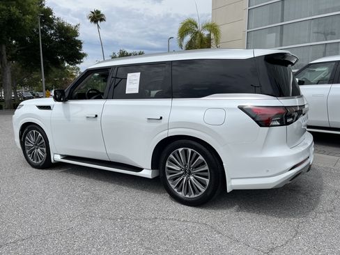 Certified 2026 INFINITI QX80 Luxe w/ Cargo Package AWD/4WD image 7