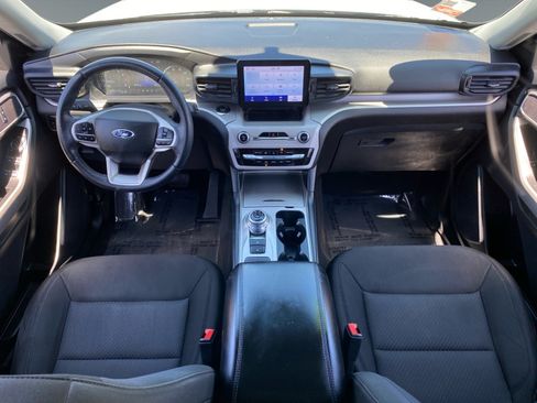 Used 2023 Ford Explorer XLT RWD image 10