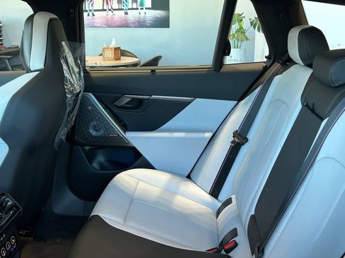 New 2027 BMW M5 Touring AWD/4WD image 31