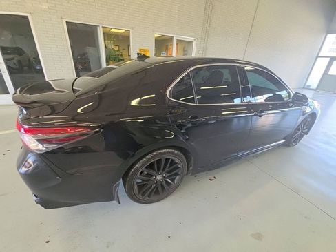 Used 2021 Toyota Camry XSE FWD image 5