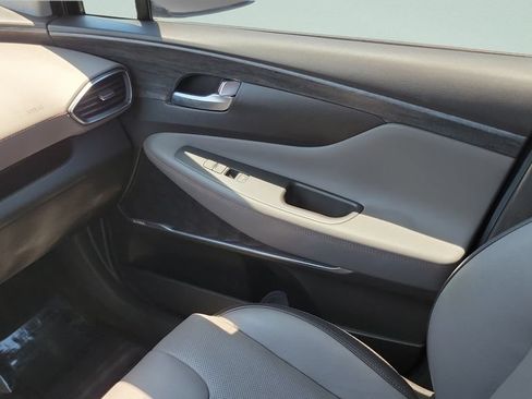 Used 2019 Hyundai Santa Fe FWD image 15