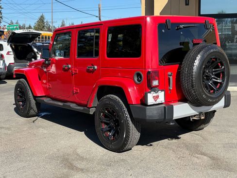Used 2012 Jeep Wrangler Unlimited Sahara w/ Connectivity Group AWD/4WD image 6