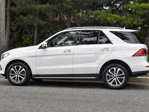 Used 2018 Mercedes-Benz GLE 350 w/ Premium 2 Package image 4