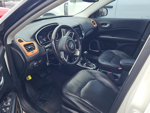 Used 2017 Jeep Compass Limited AWD/4WD image 3