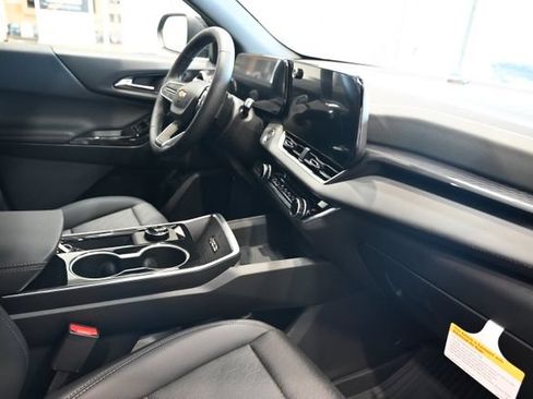 New 2026 Chevrolet Equinox LT w/ Convenience Package II FWD image 13