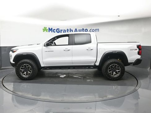 Used 2025 Chevrolet Colorado ZR2 w/ Technology Package AWD/4WD image 26